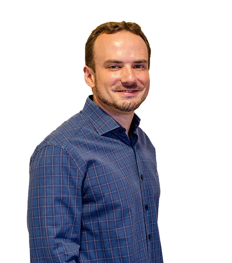 Dr. Mateus Nóbrega, médico psiquiatra, atendendo em consultório em Uberaba MG